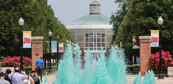 csi  fountain in front of the campus center