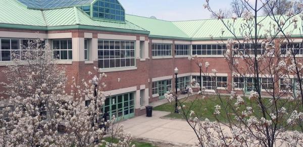 Flowers by 1P Building at CSI Campus 