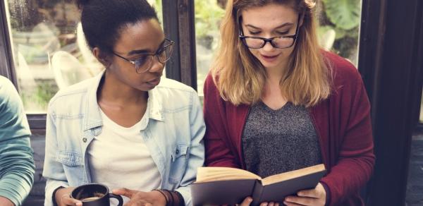 two female students from Master History Program