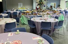 Green Dolphin Lounge Table Set Up